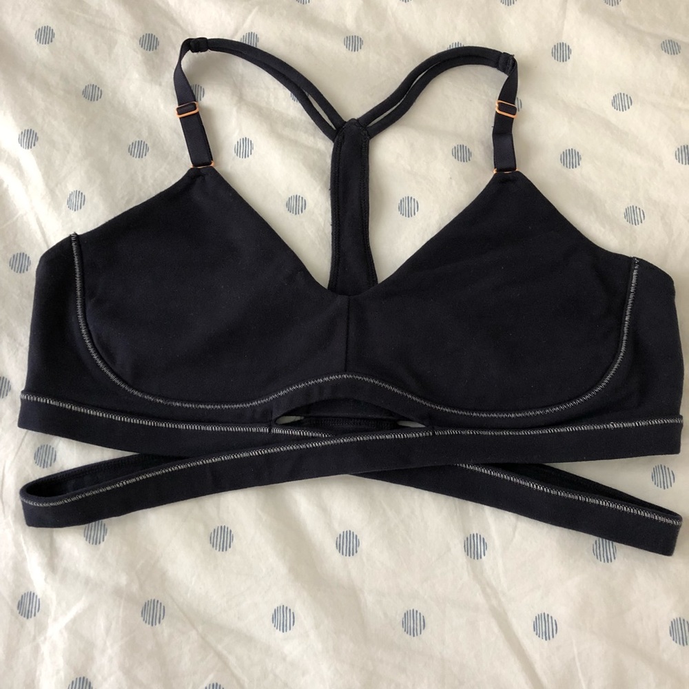 Lululemon sports bra